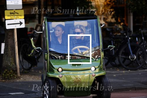 Amsterdam 11 juli 2020
Connie Witteman en Constanza Breukhoven winkelen met de biro