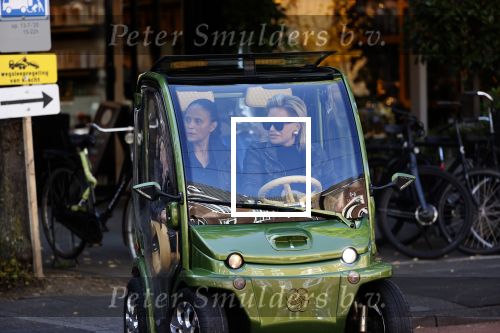 Amsterdam 11 juli 2020
Connie Witteman en Constanza Breukhoven winkelen met de biro