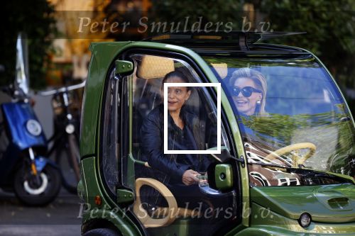 Amsterdam 11 juli 2020
Connie Witteman en Constanza Breukhoven winkelen met de biro