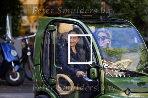 Amsterdam 11 juli 2020
Connie Witteman en Constanza Breukhoven winkelen met de biro