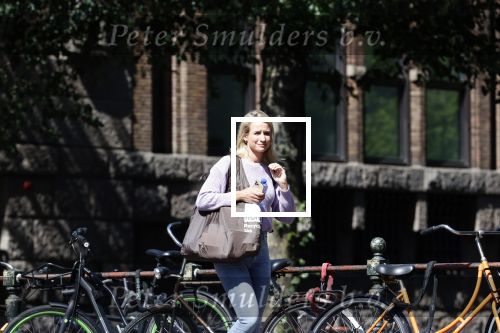 Amsterdam 28 juni 2020
Dionne Stax doet boodschappen op de utrechtsestraat.