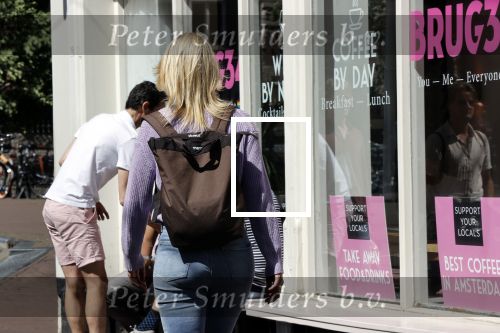 Amsterdam 28 juni 2020
Dionne Stax doet boodschappen op de utrechtsestraat.