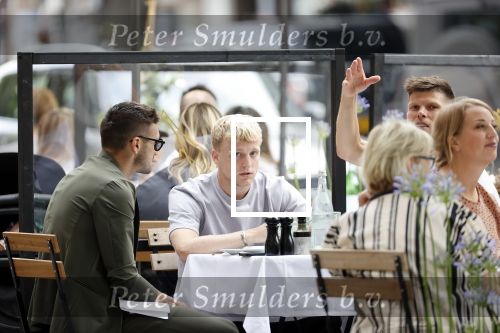 Amsterdam 19 juni 2020
Donny v d Beek Dusan tadic en Klaasjan Huntelaar aan het lunchen bij ferilliâ€™s op de beethovenstraat.