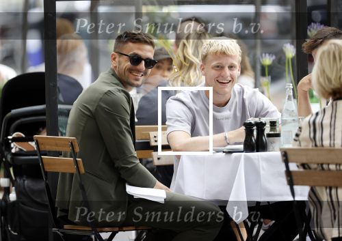 Amsterdam 19 juni 2020
Donny v d Beek Dusan tadic en Klaasjan Huntelaar aan het lunchen bij ferilliâ€™s op de beethovenstraat.