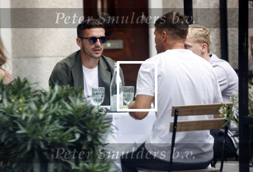 Amsterdam 19 juni 2020
Donny v d Beek Dusan tadic en Klaasjan Huntelaar aan het lunchen bij ferilliâ€™s op de beethovenstraat.