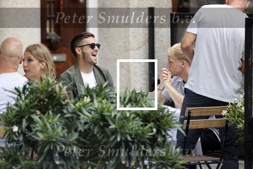 Amsterdam 19 juni 2020
Donny v d Beek Dusan tadic en Klaasjan Huntelaar aan het lunchen bij ferilliâ€™s op de beethovenstraat.