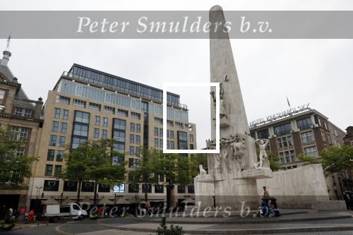 Amsterdam 14 juli 2020
Edgar davids heeft in dit luxe complex op de dam 2 appartementen gekocht