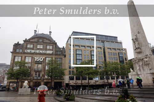 Amsterdam 14 juli 2020
Edgar davids heeft in dit luxe complex op de dam 2 appartementen gekocht