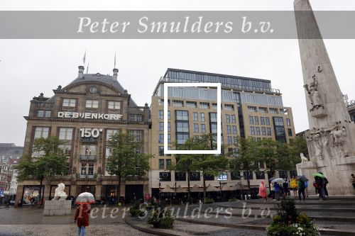 Amsterdam 14 juli 2020
Edgar davids heeft in dit luxe complex op de dam 2 appartementen gekocht