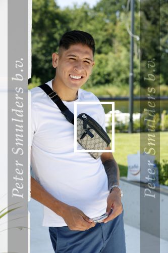 Vinkeveen 25 juni 2020
Lisandro Martinez met zijn vriendin en collega Edson Alvarez varen op de vinkeveense plassen.