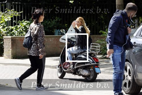 Amsterdam 3 juli 2020
Estelle Cruijff op haar vespa scooter
