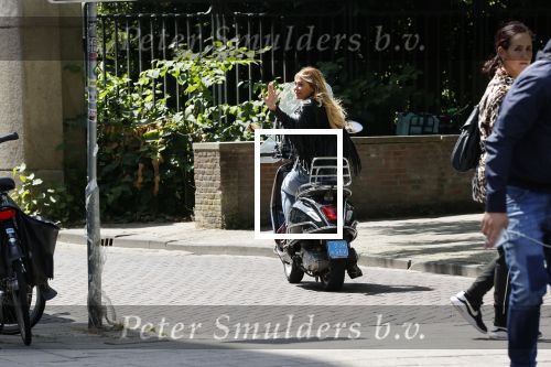 Amsterdam 3 juli 2020
Estelle Cruijff op haar vespa scooter