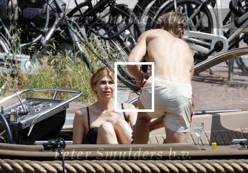 Amsterdam 25 juni 2020
Estelle Cruijff Jamie Vaes Koen Kardashian en vrienden op boot door Amsterdamse grachten.