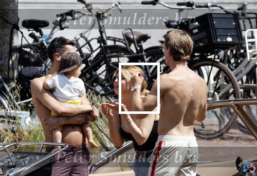 Amsterdam 25 juni 2020
Estelle Cruijff Jamie Vaes Koen Kardashian en vrienden op boot door Amsterdamse grachten.
