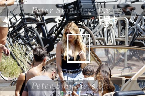 Amsterdam 25 juni 2020
Estelle Cruijff Jamie Vaes Koen Kardashian en vrienden op boot door Amsterdamse grachten.