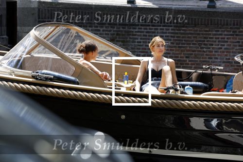 Amsterdam 25 juni 2020
Estelle Cruijff Jamie Vaes Koen Kardashian en vrienden op boot door Amsterdamse grachten.