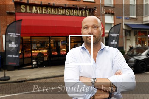 Amsterdam 1 juli 2020
Evert Blauwendraat heeft slagerij v Dam overgenomen en de slagerij heet vanaf vandaag Slagerij de Schuyt