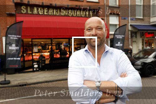 Amsterdam 1 juli 2020
Evert Blauwendraat heeft slagerij v Dam overgenomen en de slagerij heet vanaf vandaag Slagerij de Schuyt