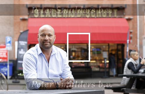 Amsterdam 1 juli 2020
Evert Blauwendraat heeft slagerij v Dam overgenomen en de slagerij heet vanaf vandaag Slagerij de Schuyt