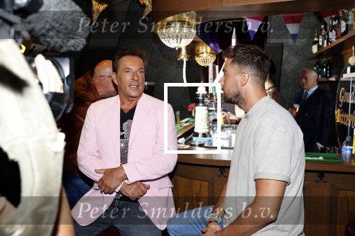 Amsterdam 14 juli 2020
Gerard Joling opent de gouden bitterbal (Cafe in Madame Tussaud)
Gerard met Rene Watzema