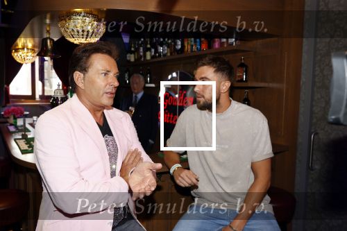 Amsterdam 14 juli 2020
Gerard Joling opent de gouden bitterbal (Cafe in Madame Tussaud)
Gerard met Rene Watzema
