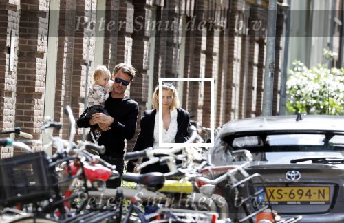 Amsterdam 2 juli 2020
Gigi Ravelli met haar man Roger Hodenius en hun dochter