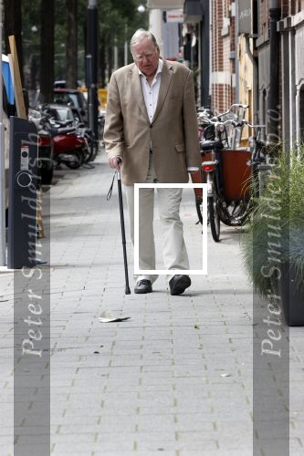 Amsterdam 7 juli 2020
Huub Oosterhuis op straat in Amsterdam zuid