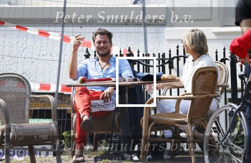 Amsterdam 28 juni 2020
Jan Hein Kuijpers met zijn vrouw Renate op terras