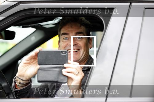Amsterdam 1 juli 2020
Jeroen v d Boom fotografeert Edwin Smulders met zijn mobiel