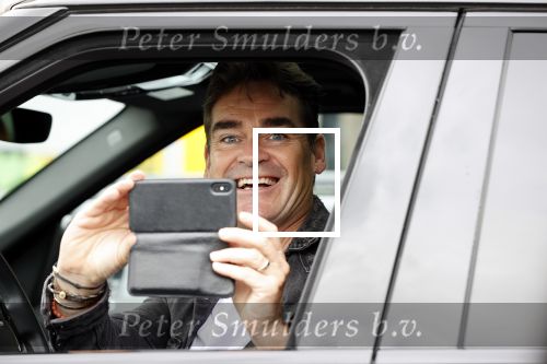 Amsterdam 1 juli 2020
Jeroen v d Boom fotografeert Edwin Smulders met zijn mobiel