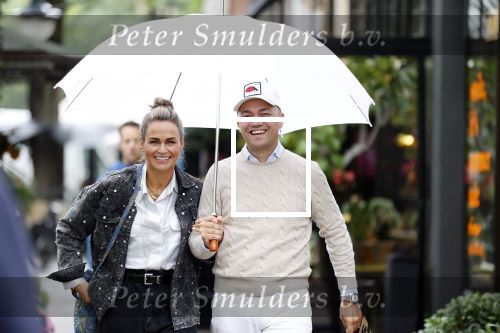 Amsterdam 9 juli 2020
Joel Borelli met zijn vrouw in Amsterdam zuid