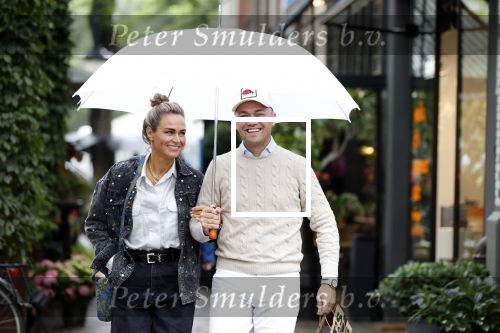 Amsterdam 9 juli 2020
Joel Borelli met zijn vrouw in Amsterdam zuid