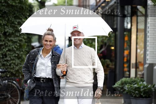Amsterdam 9 juli 2020
Joel Borelli met zijn vrouw in Amsterdam zuid