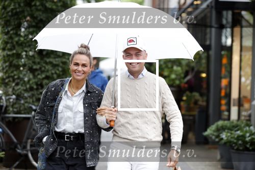 Amsterdam 9 juli 2020
Joel Borelli met zijn vrouw in Amsterdam zuid