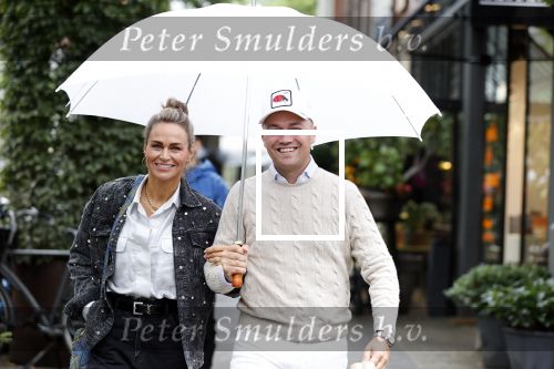 Amsterdam 9 juli 2020
Joel Borelli met zijn vrouw in Amsterdam zuid