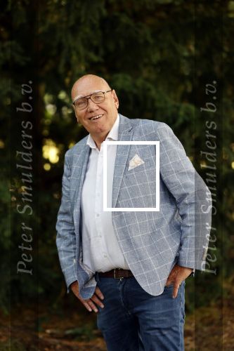 Doorn 27 juni 2020
Presentatie boek Wesley Sneijder . Het boek is geschreven door Kees Jansma en mark v Bommel ontving het eerste exemplaar.