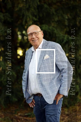 Doorn 27 juni 2020
Presentatie boek Wesley Sneijder . Het boek is geschreven door Kees Jansma en mark v Bommel ontving het eerste exemplaar.