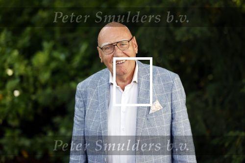 Doorn 27 juni 2020
Presentatie boek Wesley Sneijder . Het boek is geschreven door Kees Jansma en mark v Bommel ontving het eerste exemplaar.