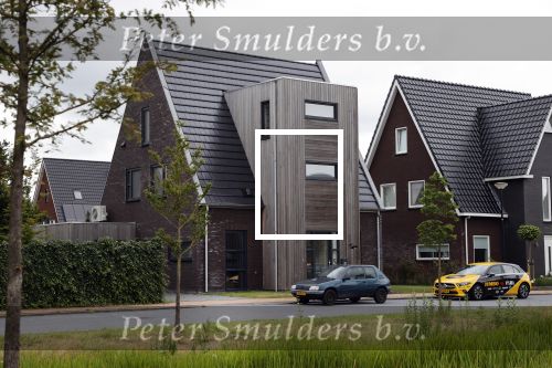 Heerenveen 8 juli 2020
Nieuwe huis Kjeld Nuis . Voor zijn huis staat ook nog een mercedes van JUmbo Visma zijn oude team.
