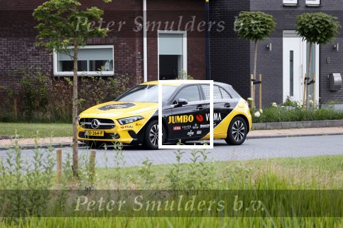Heerenveen 8 juli 2020
Nieuwe huis Kjeld Nuis . Voor zijn huis staat ook nog een mercedes van JUmbo Visma zijn oude team.