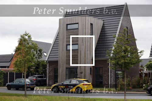 Heerenveen 8 juli 2020
Nieuwe huis Kjeld Nuis . Voor zijn huis staat ook nog een mercedes van JUmbo Visma zijn oude team.