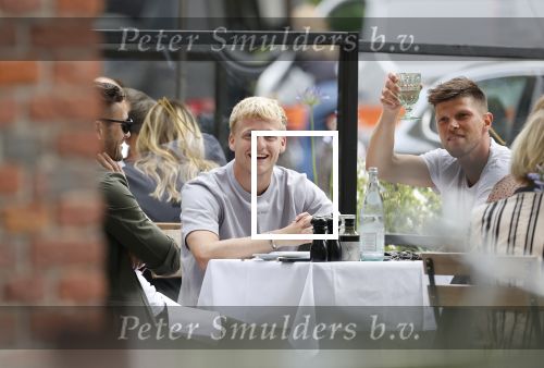 Amsterdam 19 juni 2020
Donny v d Beek Dusan tadic en Klaasjan Huntelaar aan het lunchen bij ferilliâ€™s op de beethovenstraat.