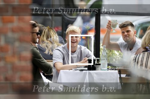 Amsterdam 19 juni 2020
Donny v d Beek Dusan tadic en Klaasjan Huntelaar aan het lunchen bij ferilliâ€™s op de beethovenstraat.