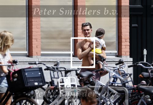 Amsterdam 25 juni 2020
Estelle Cruijff Jamie Vaes Koen Kardashian en vrienden op boot door Amsterdamse grachten.