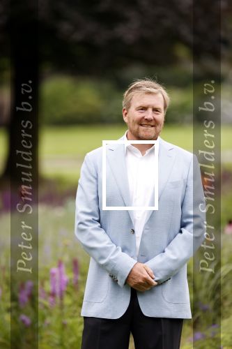Den Haag  17 juli 2020
Koninklijk fotouurtje in de tuin van Huis ten Bosch . Vanwege corona was er veel minder pers uitgenodigd dan andere jaren. Aanwezig koning Willem Alexander Koningina Maxima en de prinsessen Amalia Alexia en Ariane .
