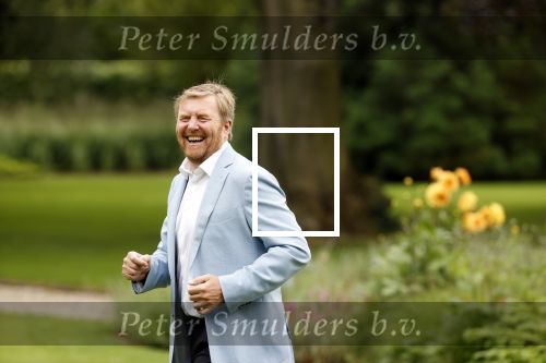 Den Haag  17 juli 2020
Koninklijk fotouurtje in de tuin van Huis ten Bosch . Vanwege corona was er veel minder pers uitgenodigd dan andere jaren. Aanwezig koning Willem Alexander Koningina Maxima en de prinsessen Amalia Alexia en Ariane .