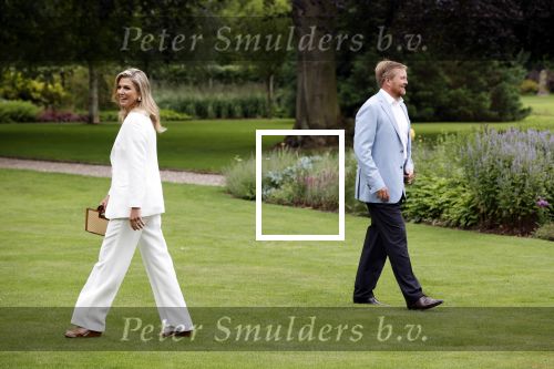 Den Haag  17 juli 2020
Koninklijk fotouurtje in de tuin van Huis ten Bosch . Vanwege corona was er veel minder pers uitgenodigd dan andere jaren. Aanwezig koning Willem Alexander Koningina Maxima en de prinsessen Amalia Alexia en Ariane .
