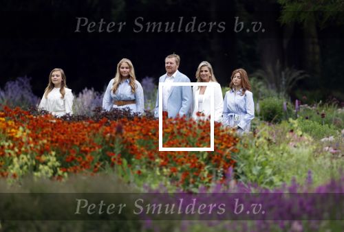 Den Haag  17 juli 2020
Koninklijk fotouurtje in de tuin van Huis ten Bosch . Vanwege corona was er veel minder pers uitgenodigd dan andere jaren. Aanwezig koning Willem Alexander Koningina Maxima en de prinsessen Amalia Alexia en Ariane .