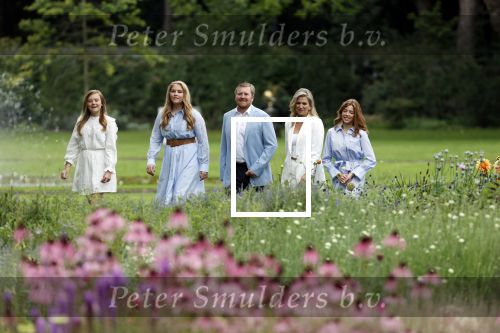Den Haag  17 juli 2020
Koninklijk fotouurtje in de tuin van Huis ten Bosch . Vanwege corona was er veel minder pers uitgenodigd dan andere jaren. Aanwezig koning Willem Alexander Koningina Maxima en de prinsessen Amalia Alexia en Ariane .