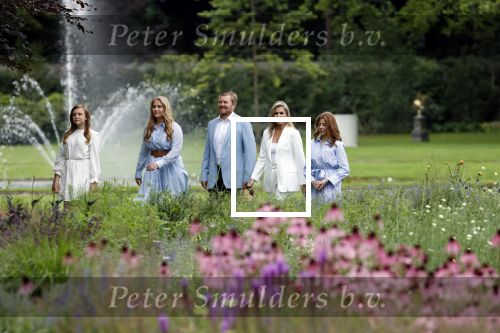 Den Haag  17 juli 2020
Koninklijk fotouurtje in de tuin van Huis ten Bosch . Vanwege corona was er veel minder pers uitgenodigd dan andere jaren. Aanwezig koning Willem Alexander Koningina Maxima en de prinsessen Amalia Alexia en Ariane .